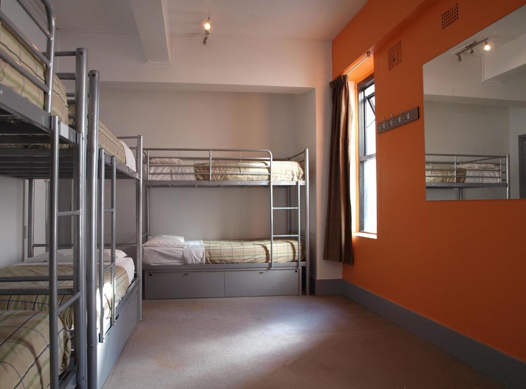 Hostel World Square *